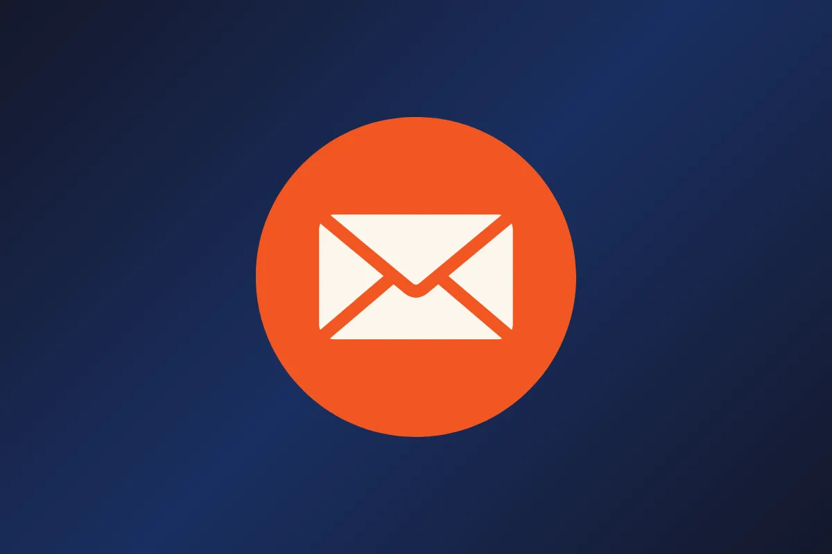 Opvolging per gedrag in B2B: aanvraag of bezoek, CRM herkent segment, grote kans naar sales, de rest krijgt passende e-mail
